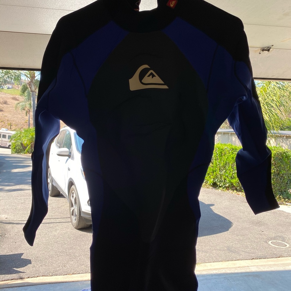 Wet suit